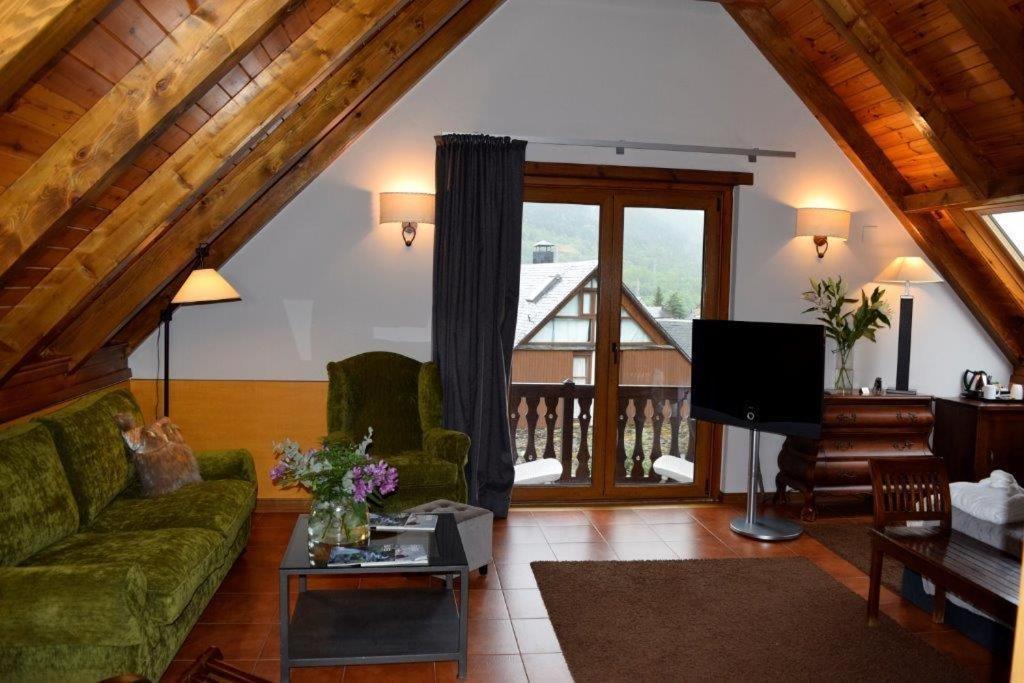 Mauberme Mountain Boutique Hotel Salardú Zewnętrze zdjęcie
